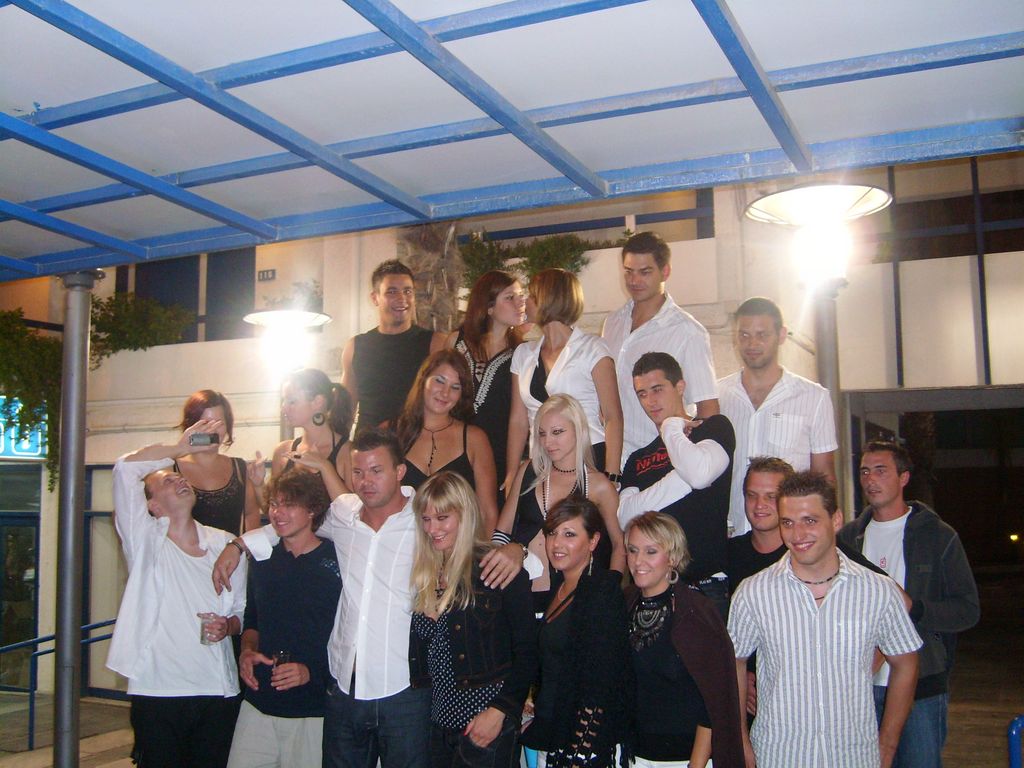 i/Kranj/Absolvent08/07-BlackWhiteParty/absolvent 1806.jpg